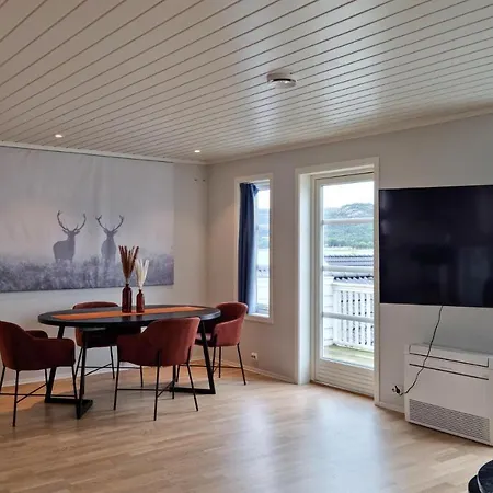 Holiday home 5 Bedroom Amazing In Spangereid