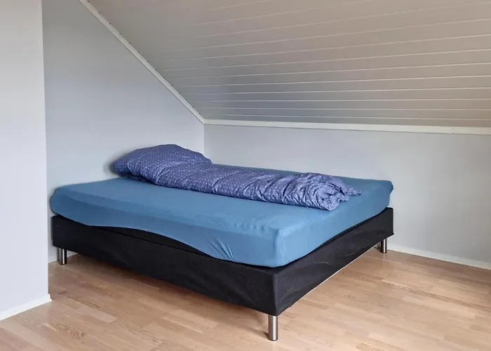 5 Bedroom Amazing In * Spangereid