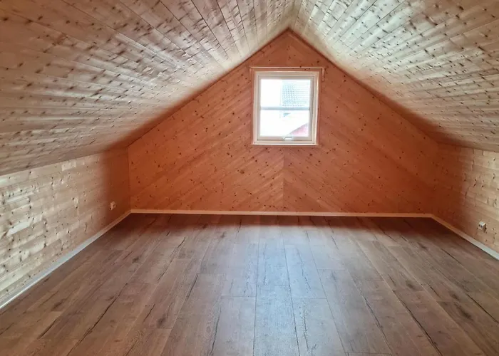 5 Bedroom Amazing In *