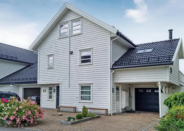 بيت للعطل 5 Bedroom Amazing In