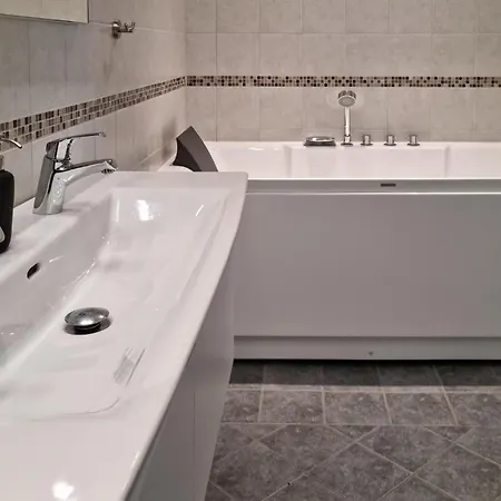 Дом отдыха 5 Bedroom Amazing In