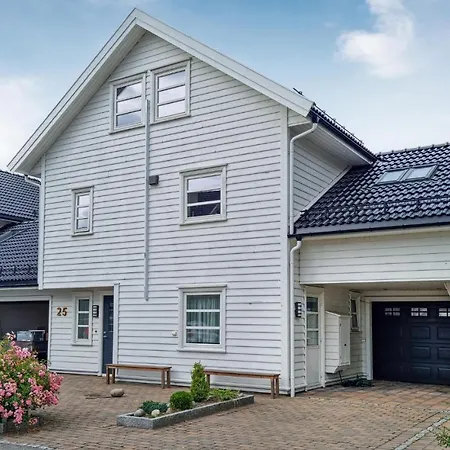 Дом отдыха 5 Bedroom Amazing In